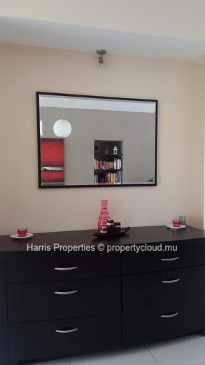 Élégant penthouse sur deux niveaux à vendre à Quatre Bornes