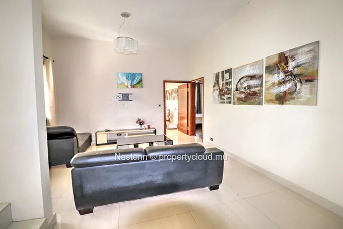 Spacieuse villa familiale de 5 chambres à seulement 1 minute à pied de la plage 