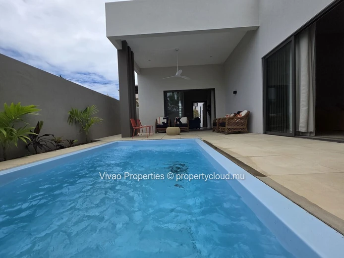 Villa individuelle de 2 chambres en-suite avec piscine privée à louer à Péreybère