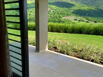 5 Bedroom Villa