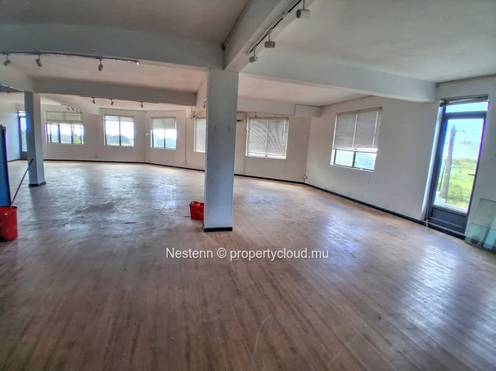 Exceptional commercial premises for rent – Strategic location in Vale