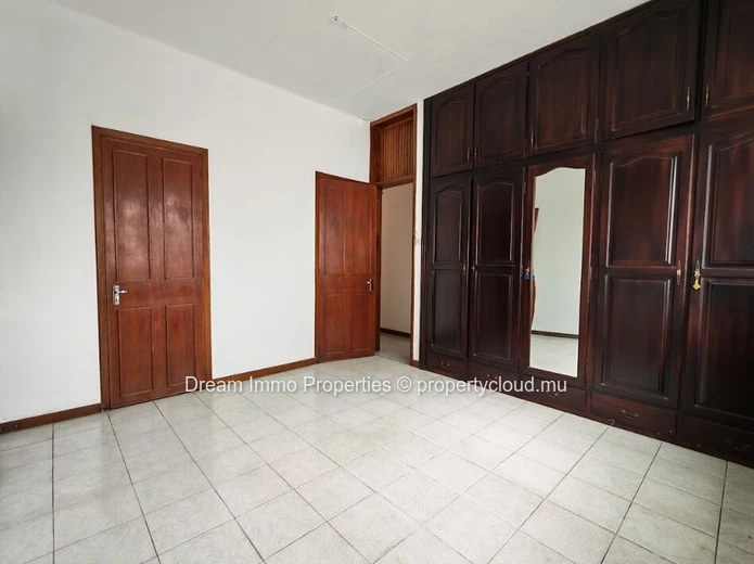 Price Drop ! Beautiful Spacious 7-Bedroom Villa In Beau Bassin – Mauritius
