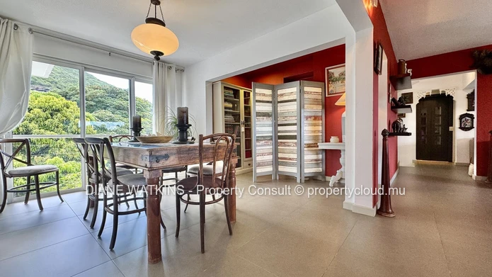 Exceptional Private Residence in La Preneuse with Panoramic Sea Views and Private Pool