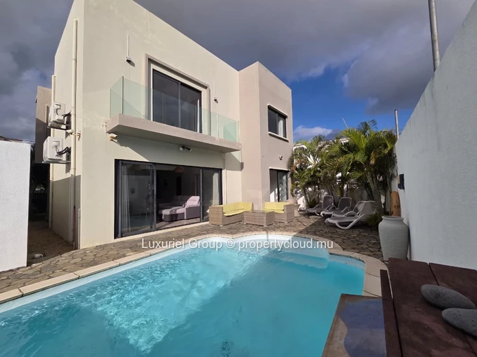 Villa for Rent in Grand Gaube – Peaceful Residential Setting