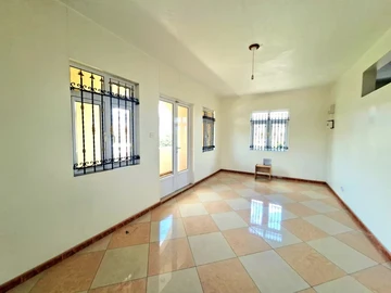 6 Bedroom House