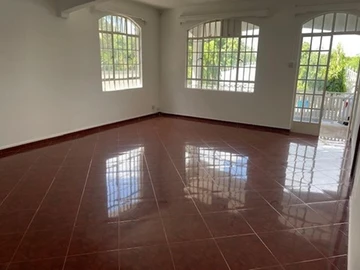 Maison de 8 Chambres