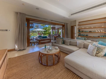 4 Bedroom Villa