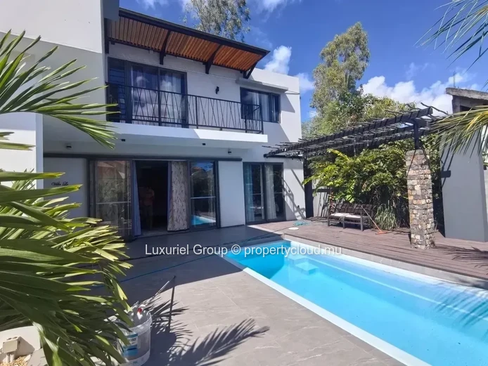 Modern Contemporary Villa with Private Pool