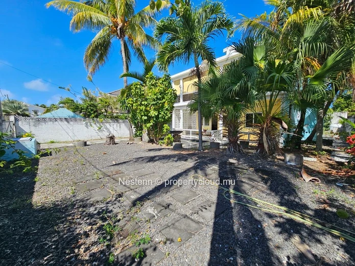 Opportunité en bord de mer sur un terrain de 448 m² en pleine propriété