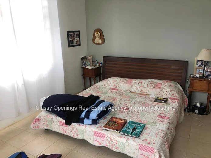 A vendre une maison de 4 chambre situee a Floreal,Curepipe.