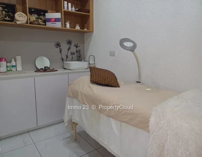 Emplacement commercial - 62m2 - Phoenix - Ref. EM82738VE