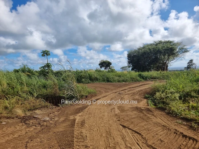 6233.17m2 Vacant Land situated in Piton