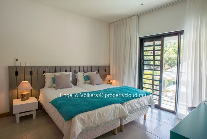Elelgant 3-Bedroom Villa with Private Pool on the West Coast