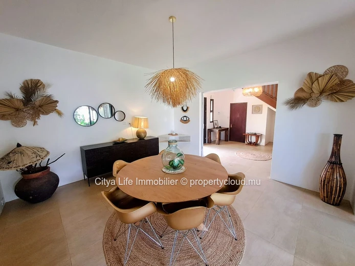 Maison meublée 4 chambres avec piscine à louer à Péreybère