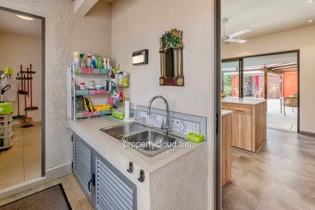 A vendre villa dans une résidence de prestige accessible aux étrangers. A deux minutes du centre de Grand Baie.