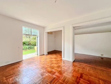 6 Bedroom House