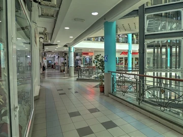 39 m² commercial space close to the metro with excellent visibility