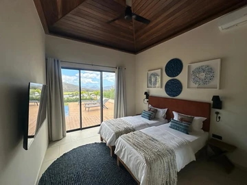 4 Bedroom Villa