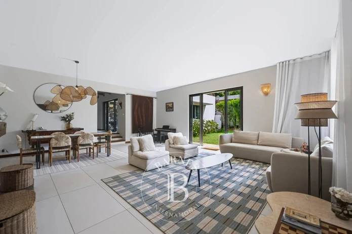 FLORÉAL – Elegant Family Home with Garden - 5 bedrooms