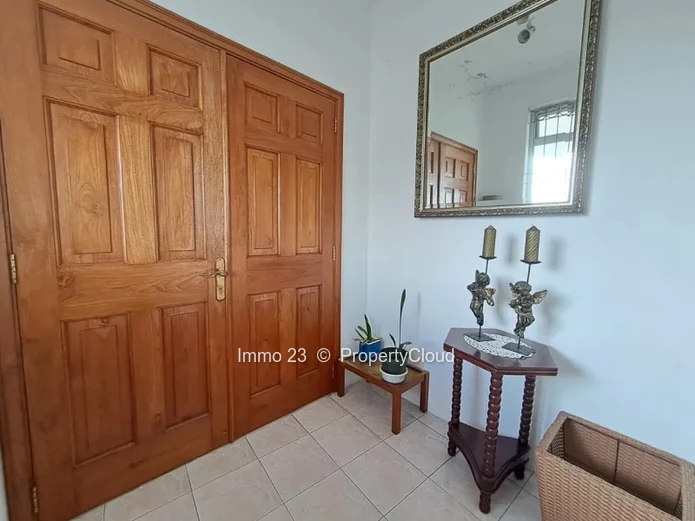 Emplacement commercial - 842m2 - Curepipe - Ref. EM98750VE