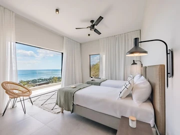 5 Bedroom Villa