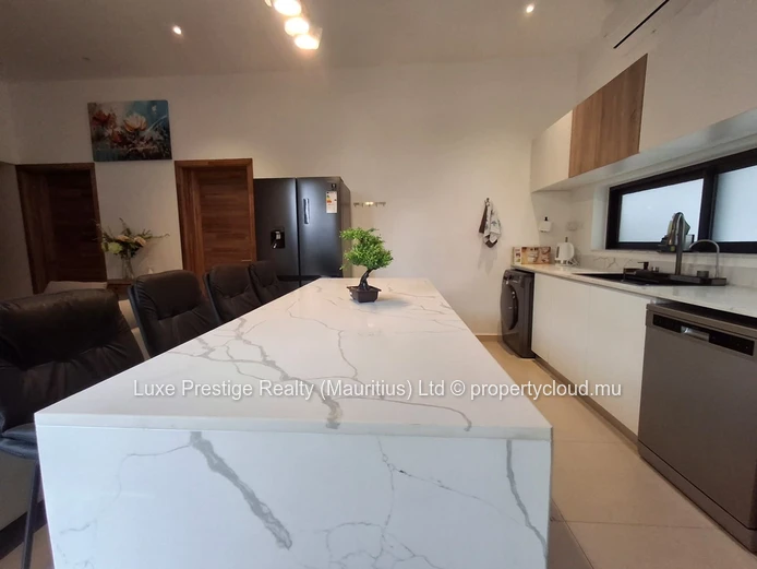 Modern 3-Bedroom All-Ensuite Apartment with Jacuzzi & Bathtub | Fully Air-Conditioned | North Mauritius