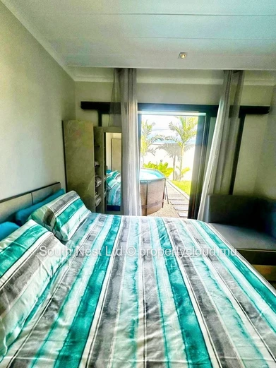 Located in the idyllic setting of Cap Malheureux, this sumptuous contemporary villa combines elegance, comfort, and t...