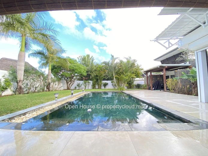 For Rent - Furnished 4-bedroom villa + independent studio - private pool - sought-after complex - ideally located - G...