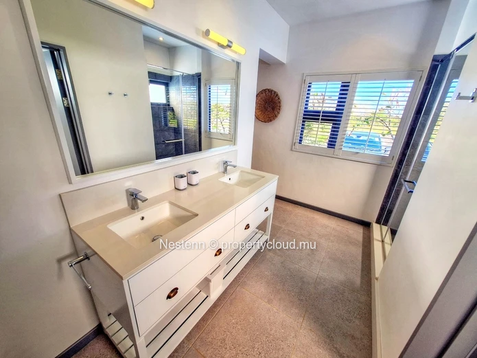 Fabuleux appartement de 4 chambres en résidence sécurisée