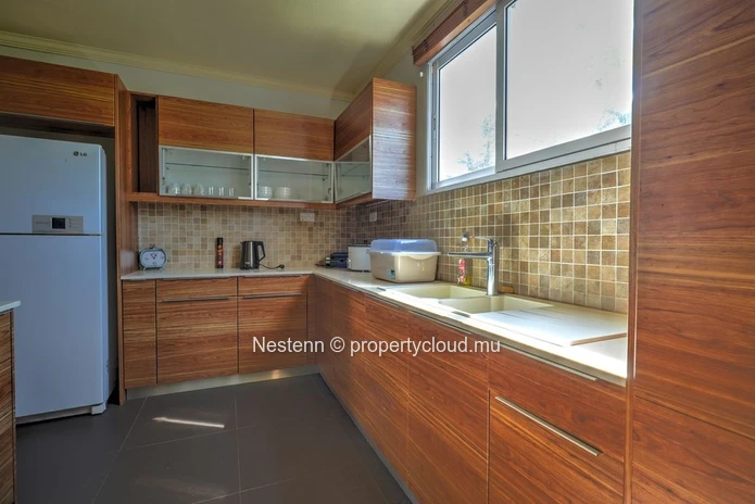 Maison familiale de 3 chambres avec piscine 