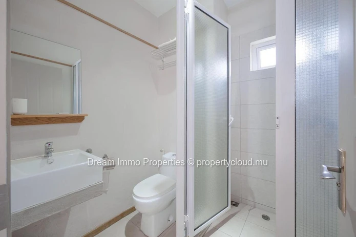 For sale: Building with 4 furnished apartments in Pereybere – Mauritius
