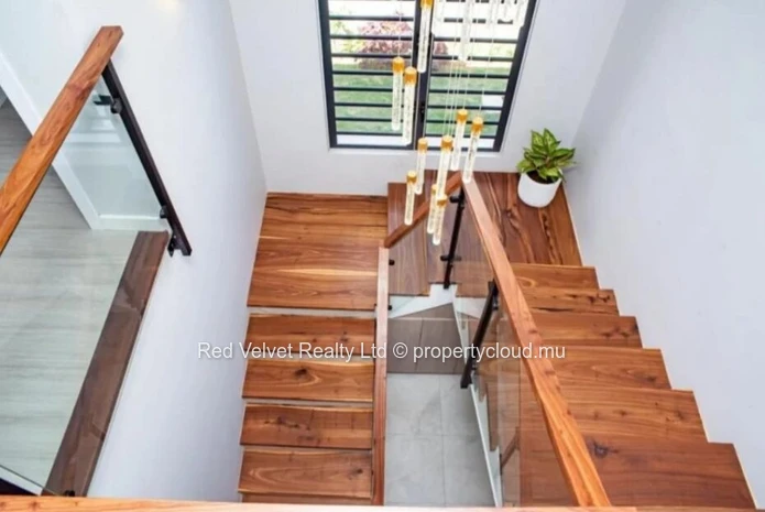 Executive Luxury Villa for Rent in Flic en Flac