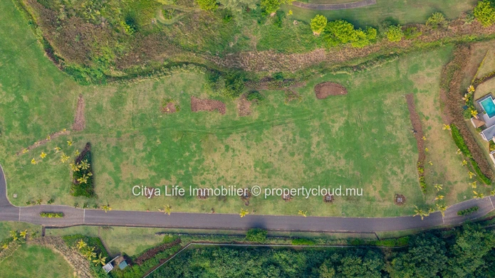 Terrain IRS à vendre à Bel Ombre, 1.575m², propriété LP, Rs.