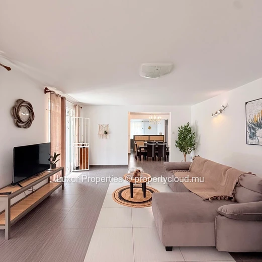 4-Bedroom Villa For Rent | Pointe Aux Canonniers