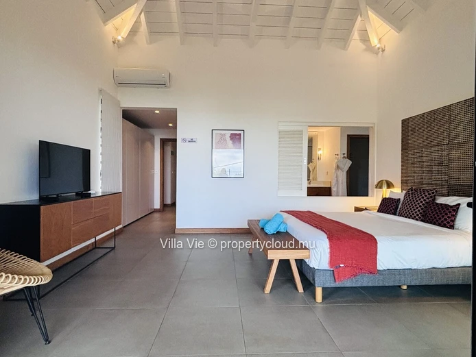 Grand Gaube - 4-bedroom ensuite villa with swimming pool