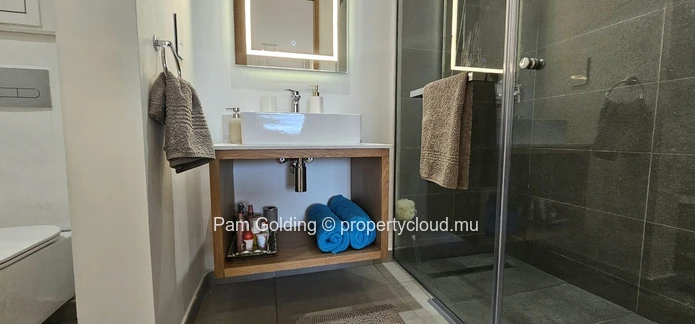 Penthouse à vendre à Pereybere, Île Maurice | Ki Resort Rooftop, Piscine & Vues sur le Coucher de Soleil