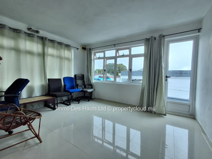 2-bedroom Apartment furnished for rent long term forest side Curepipe 