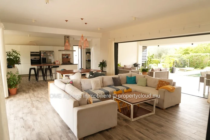 Magnificent 340 m² Villa | 5 Bedrooms