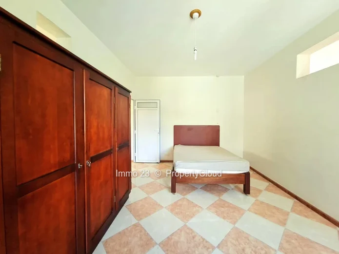 Maison / Villa - 6 chambres - Port Louis - Ref. MA97809VE