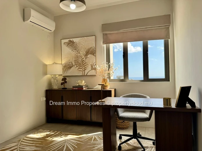 Sea view penthouse with rooftop & private pool in Flic en Flac - Mauritius