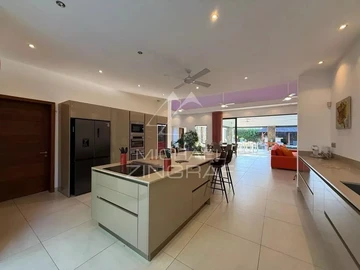 4 Bedroom Villa