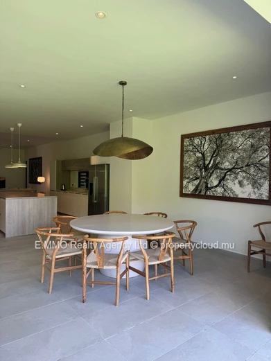 Luxury Spacious 4-Bedroom, 4-Bathroom Apartment with Panoramic Views – 262 sqm – Belle Vue Living