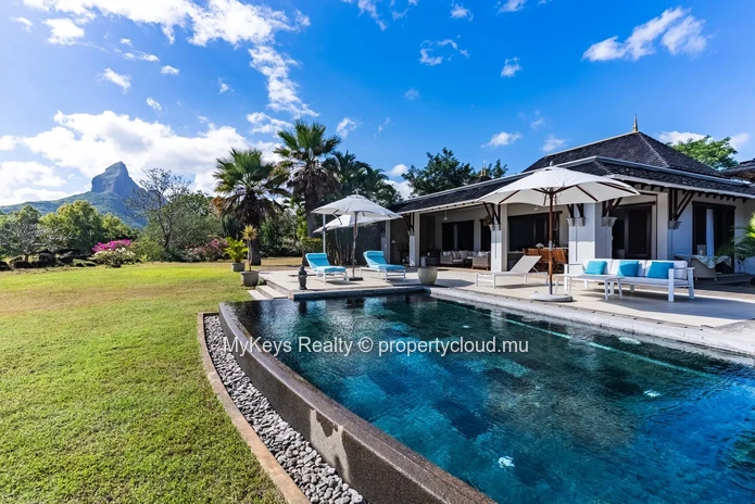 Villa d'exception dans un Golf.