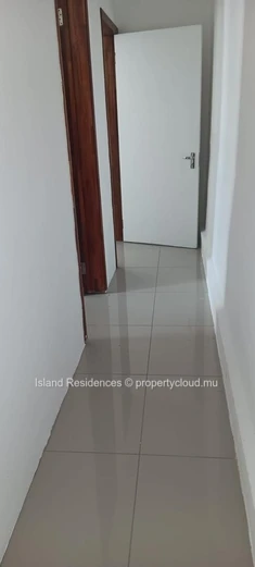 Furnished apartment with 3 bedrooms, a large covered terrace and parking space