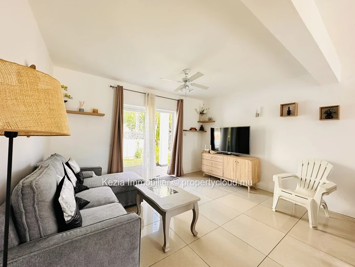 Spacious Triplex With Garden