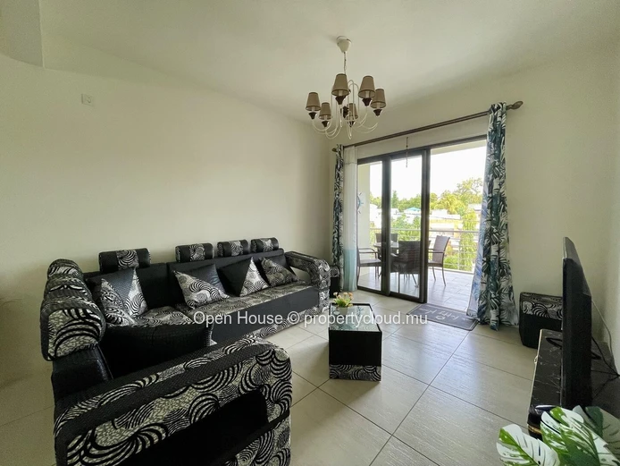 Apartment for sale in Flic en Flac, 103m², 3 bedrooms, communal pool.