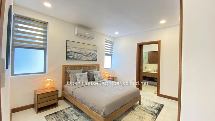 A VENDRE Appartement meublé - 3 chambres en suite - Piscine commune -  salle de gym - parking  en sous-sol privé . Id...