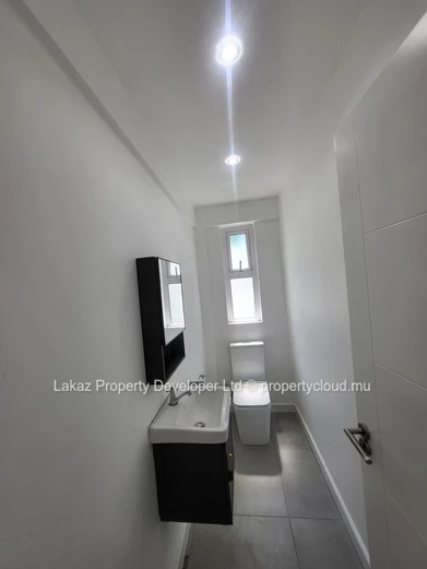 Fresh & Modern 2-Bedroom Apartment