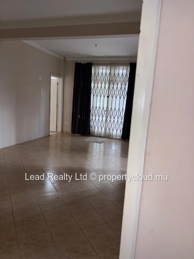 Spacious 8-Bedroom Family Home in  a Prime  Area Of Quatre-Bornes