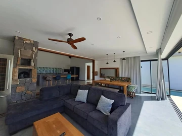 4 Bedroom Villa